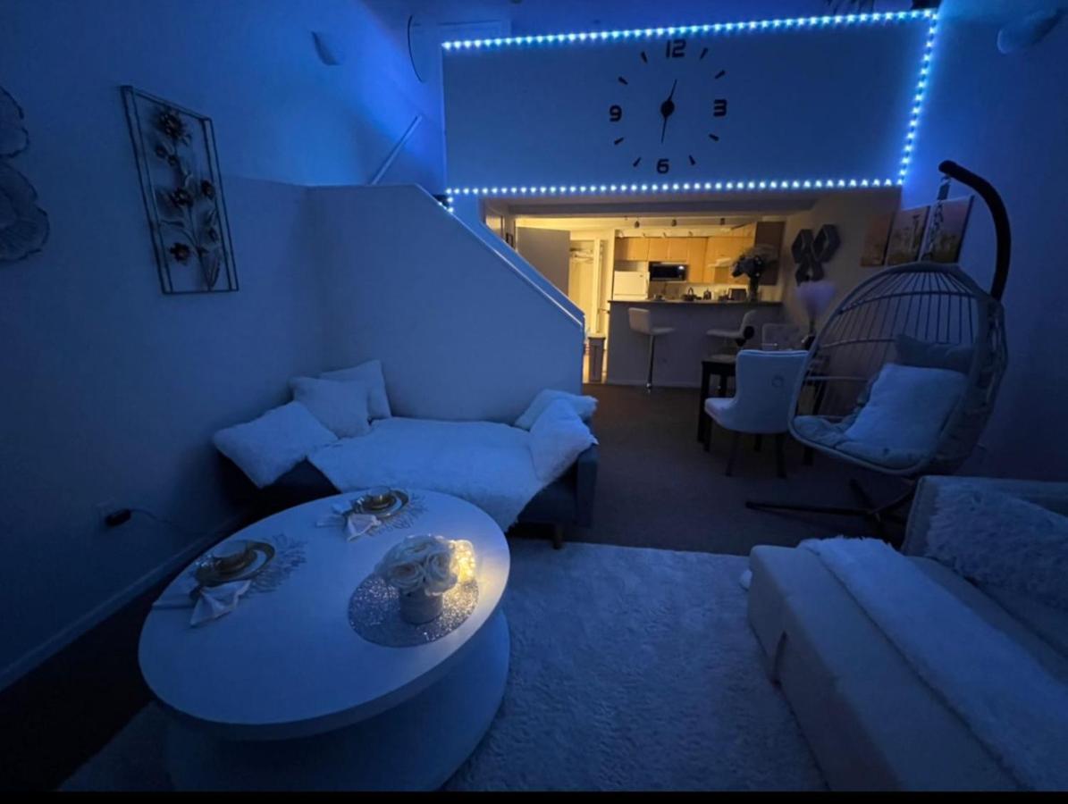 Cozy Downtown Condo Retreat With Space Needle View Сіетл Екстер'єр фото