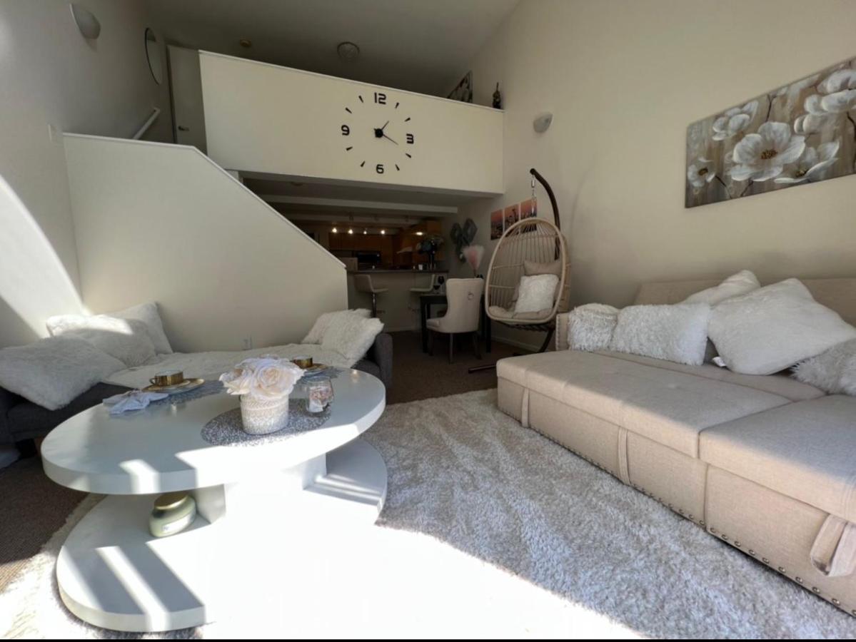 Cozy Downtown Condo Retreat With Space Needle View Сіетл Екстер'єр фото
